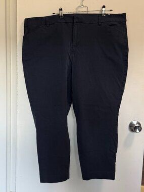 Old Navy Pixie Ankle Chinos, Size 22, Pefect for Casual Wear++